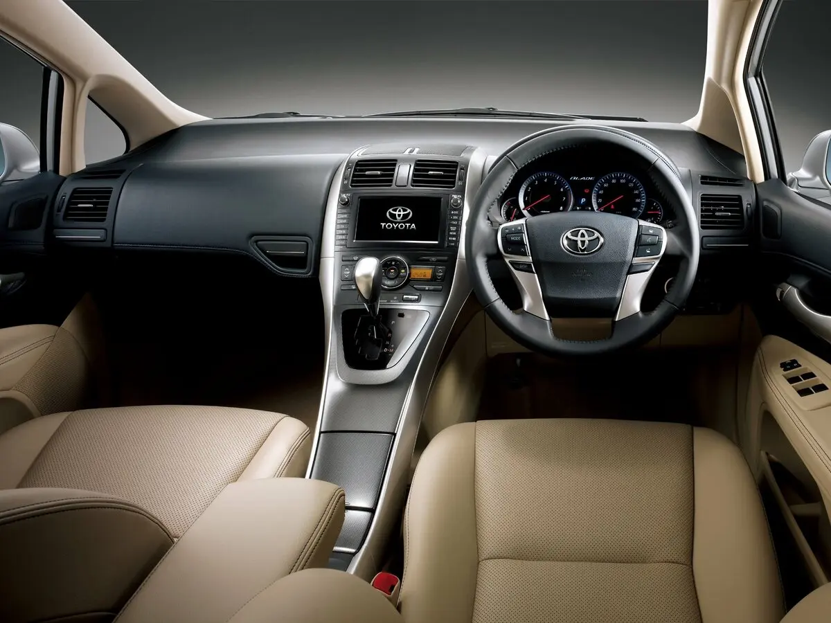 Toyota Blade I (E150) Рестайлинг Хэтчбек 5 дв. — фото 4