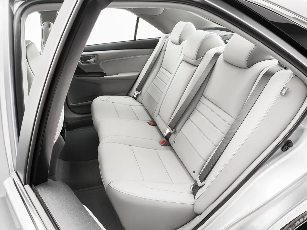 Toyota Camry VII (XV50) Рестайлинг Седан US Market — сүрөт 9