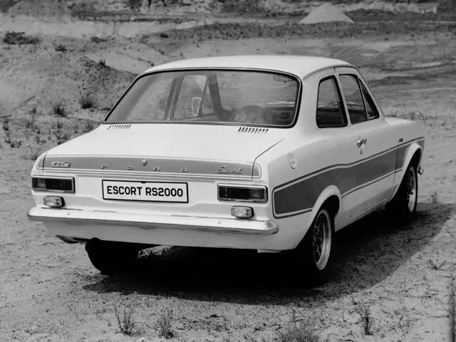 Ford Escort I Седан 2 дв. — 照片 4