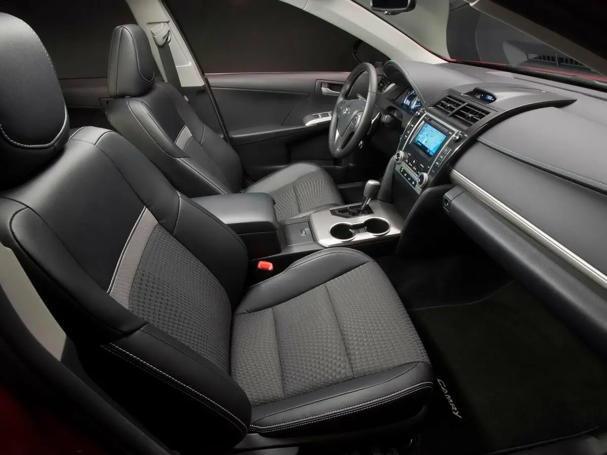 Toyota Camry VII (XV50) Седан US Market — сүрөт 6