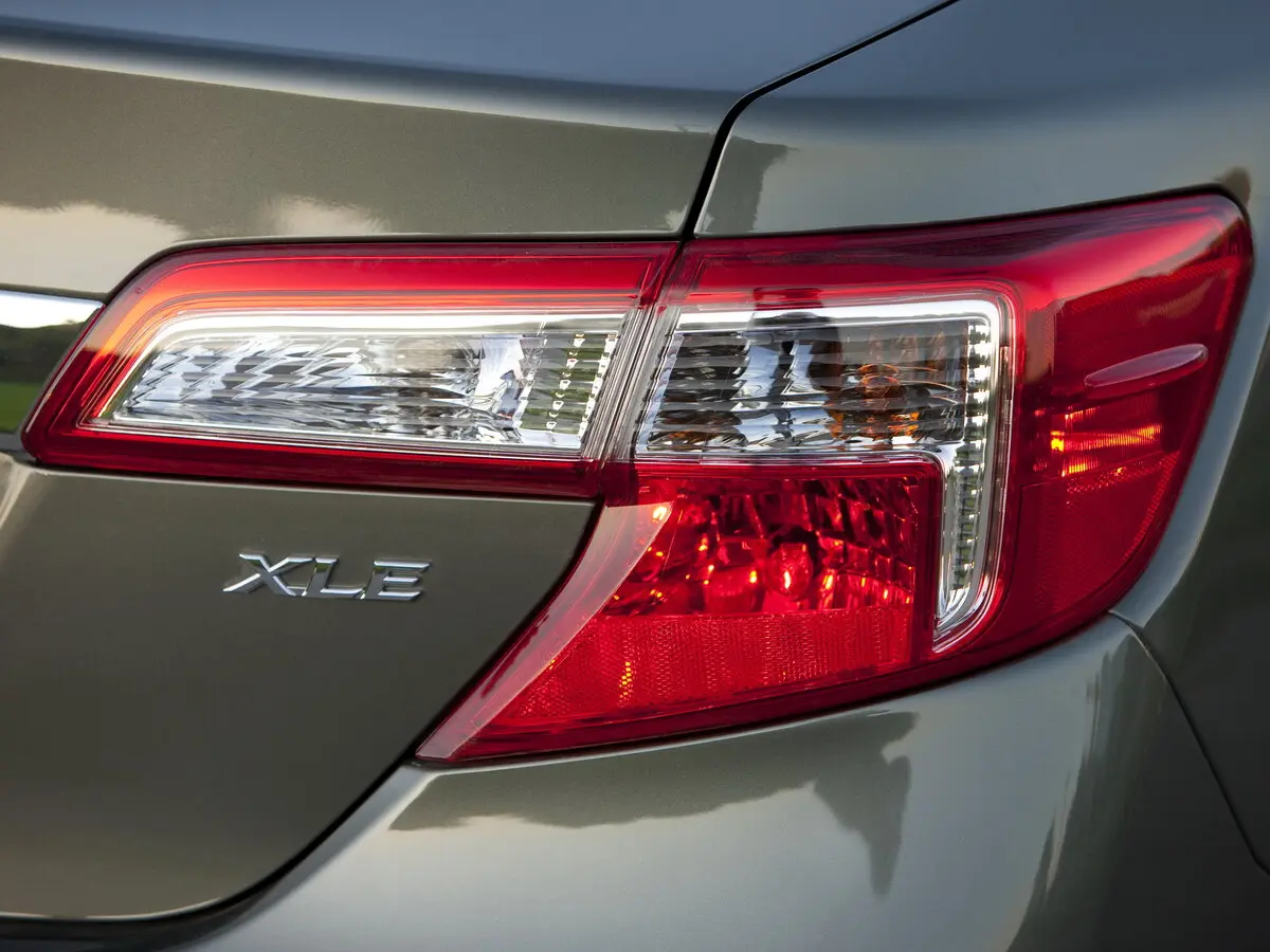 Toyota Camry VII (XV50) Седан US Market — сүрөт 11