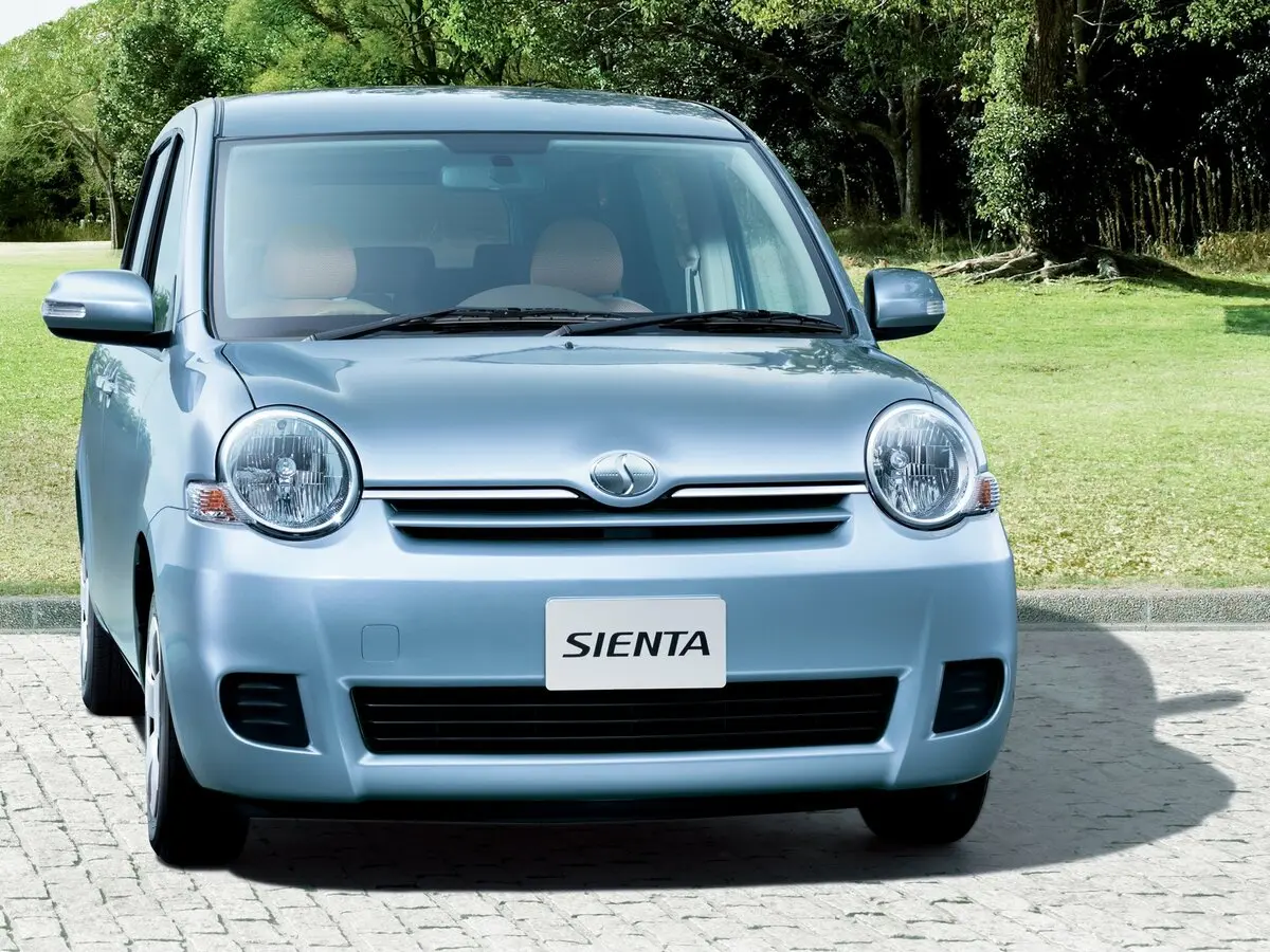 Toyota Sienta I Рестайлинг 2 Компактвэн — фото 3