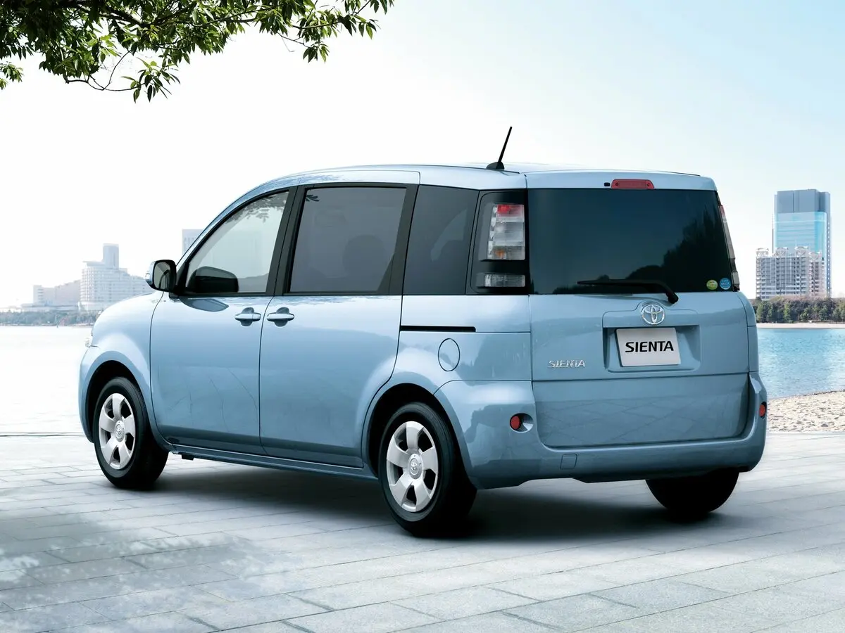 Toyota Sienta I Рестайлинг 2 Компактвэн — фото 4
