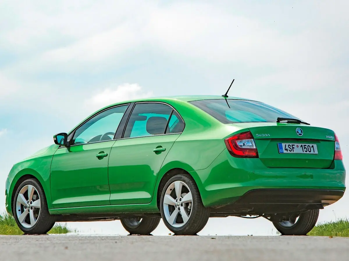 Skoda Rapid I Рестайлинг Лифтбек — фото 5