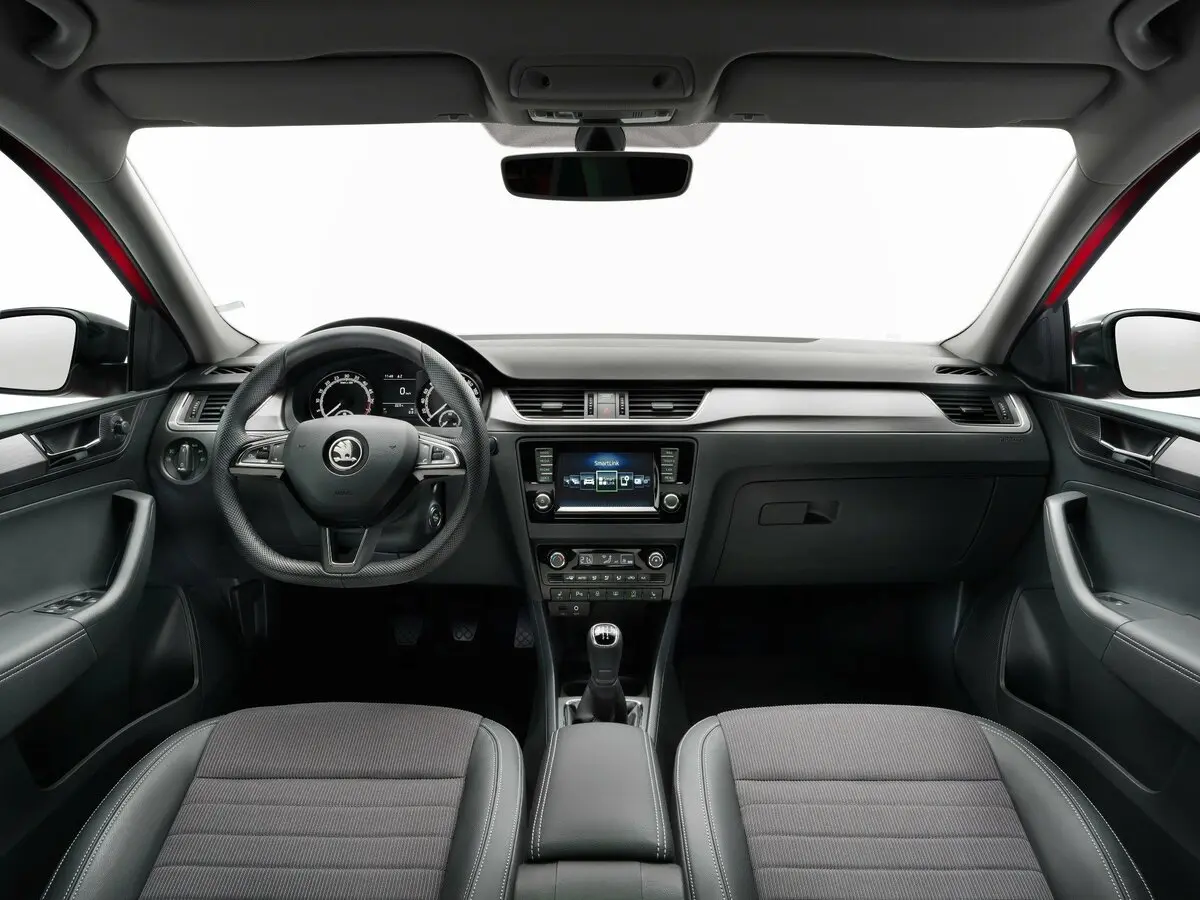 Skoda Rapid I Рестайлинг Лифтбек — фото 6