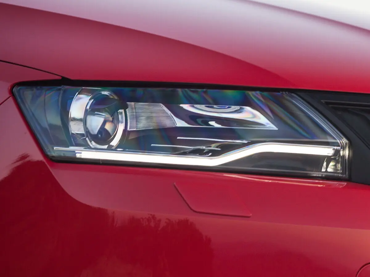 Skoda Rapid I Рестайлинг Лифтбек — фото 13