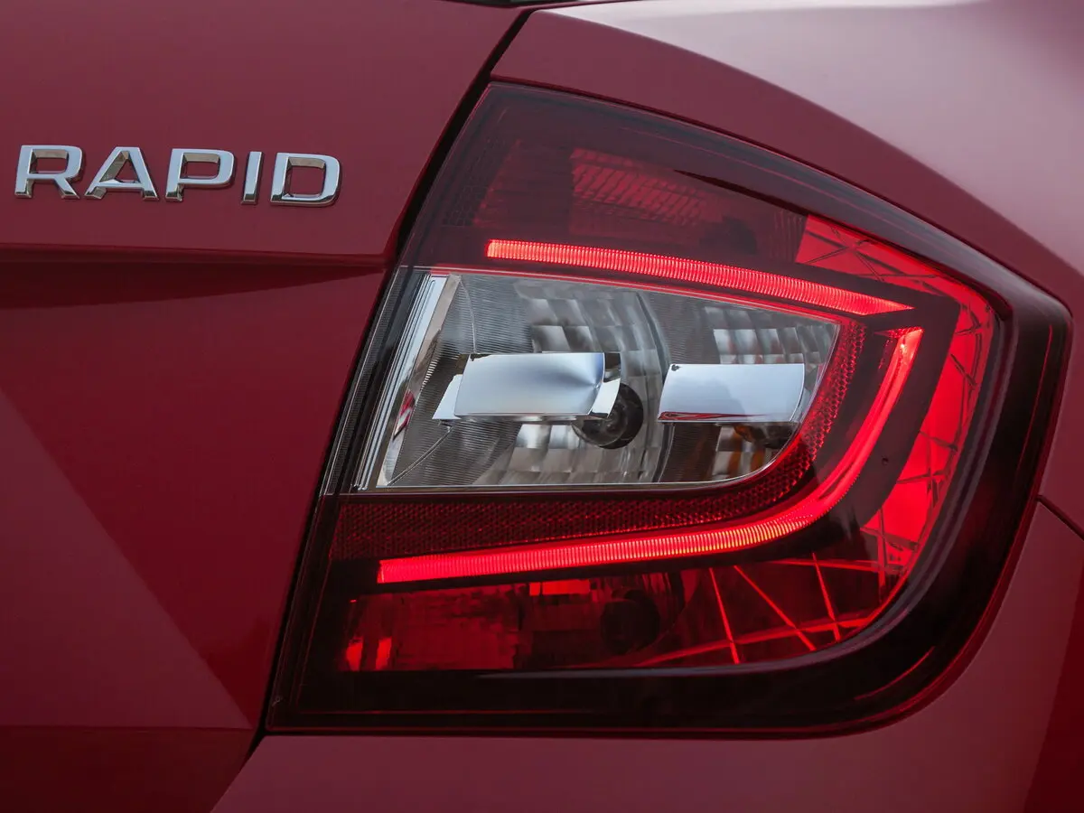 Skoda Rapid I Рестайлинг Лифтбек — фото 14