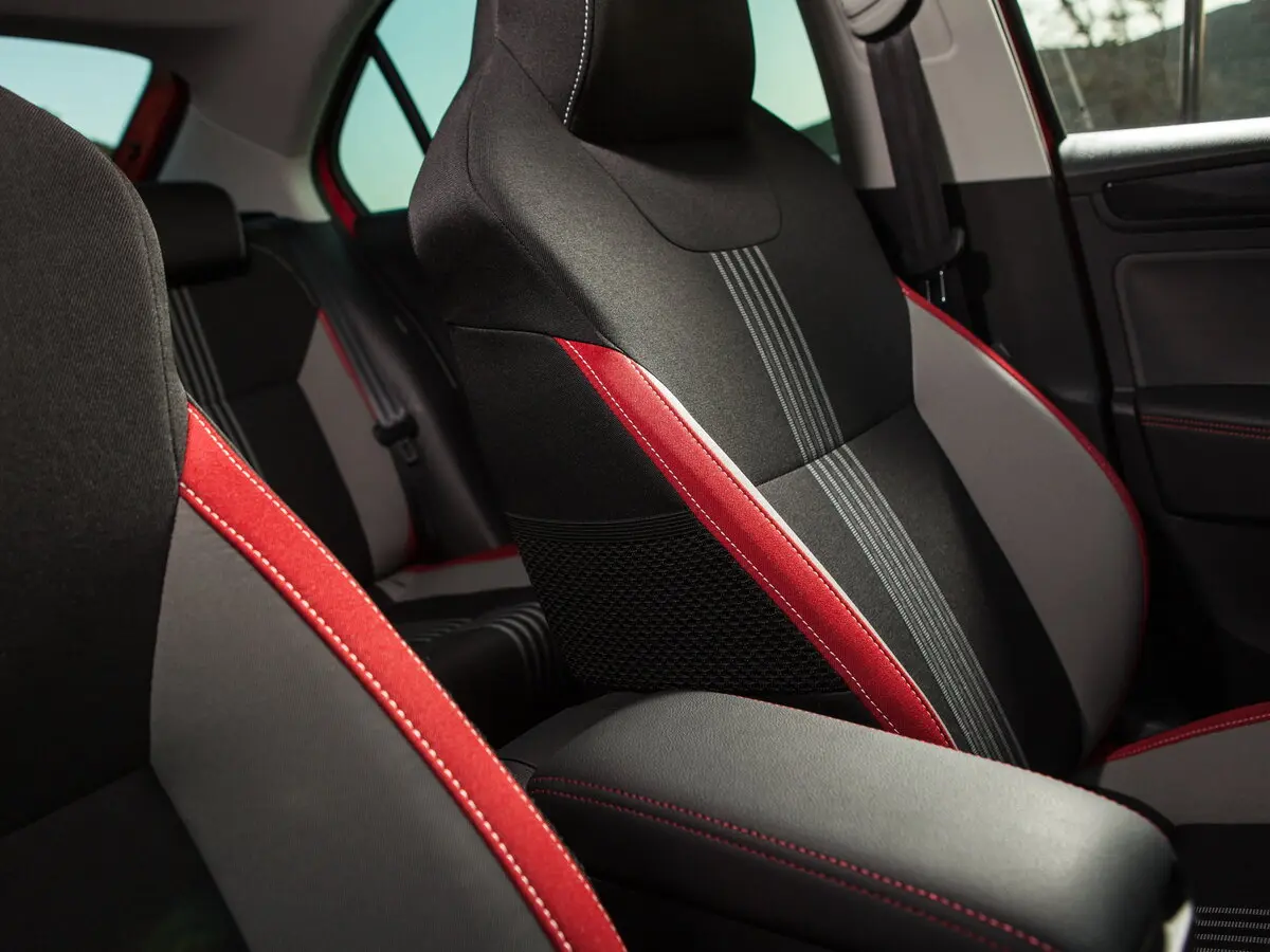 Skoda Rapid I Рестайлинг Лифтбек — фото 16