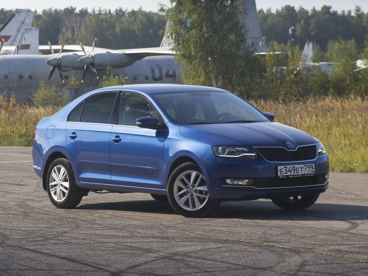 Skoda Rapid I Рестайлинг Лифтбек — фото 17