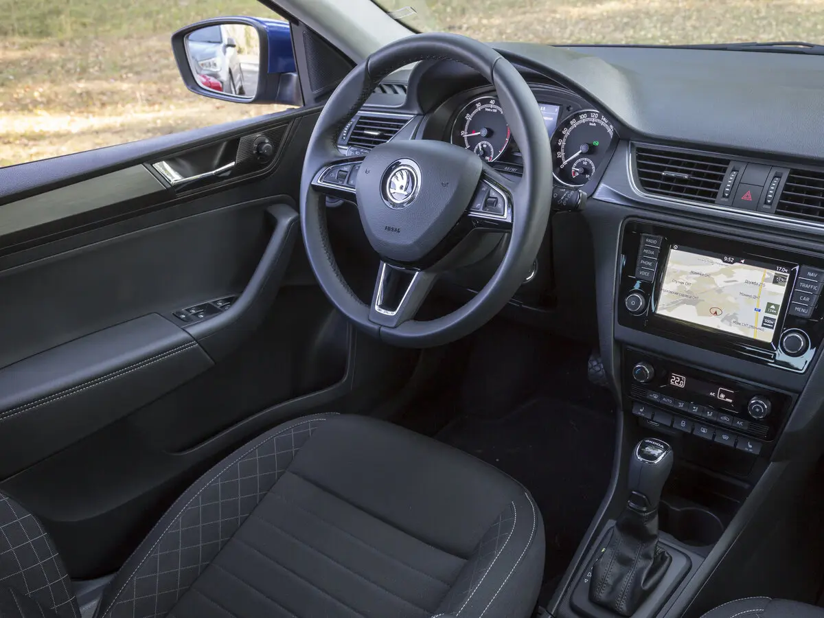 Skoda Rapid I Рестайлинг Лифтбек — фото 25