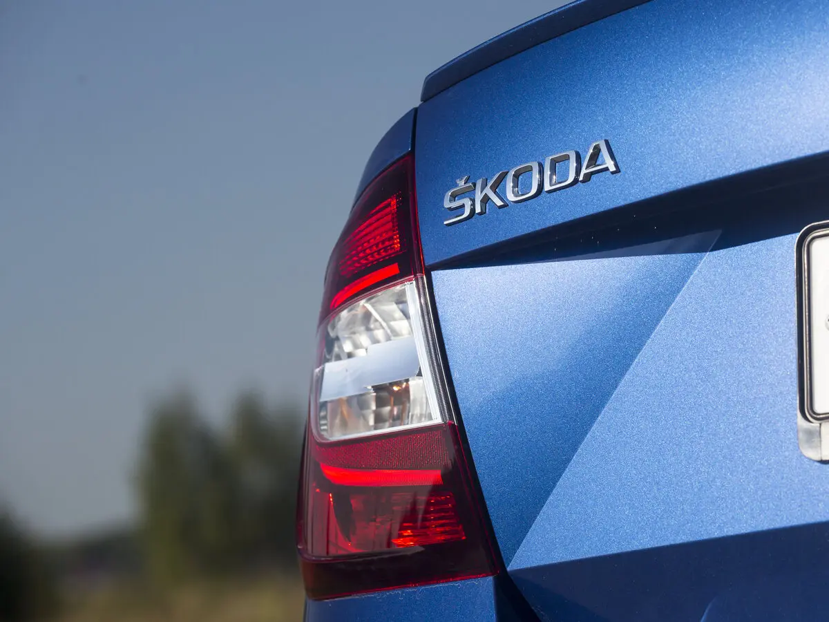 Skoda Rapid I Рестайлинг Лифтбек — фото 30