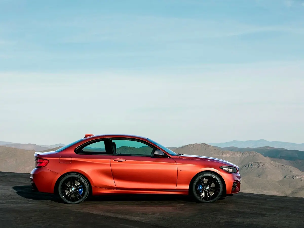 BMW 2 серии F22 Рестайлинг Купе — сүрөт 2