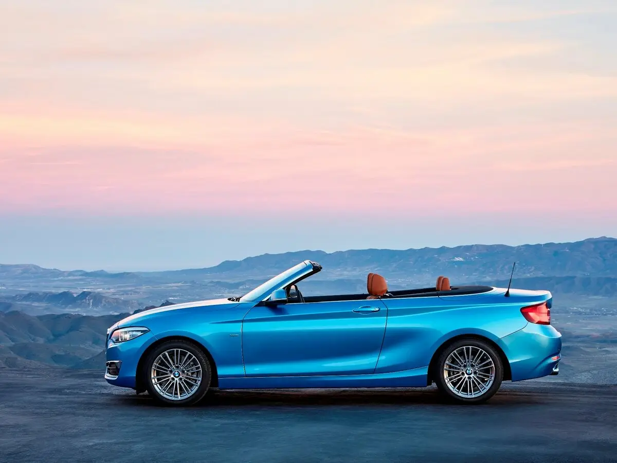BMW 2 серии F22 Рестайлинг Кабриолет — 照片 2