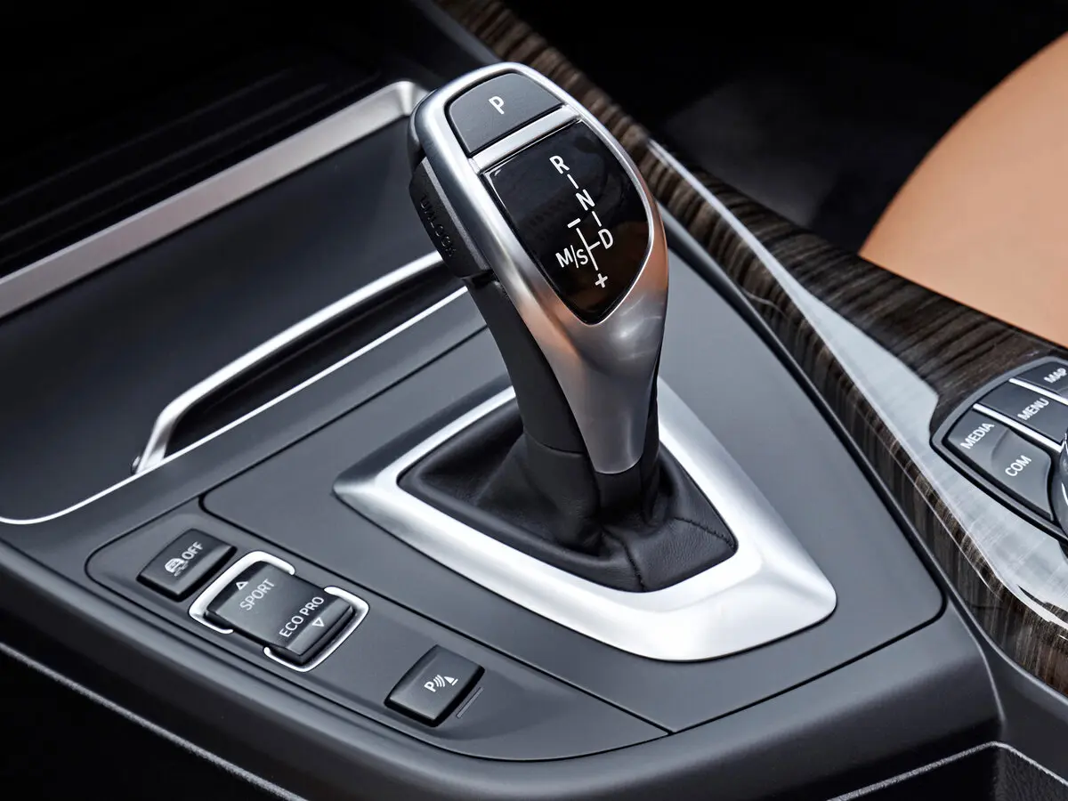 BMW 2 серии F22 Рестайлинг Кабриолет — 照片 10