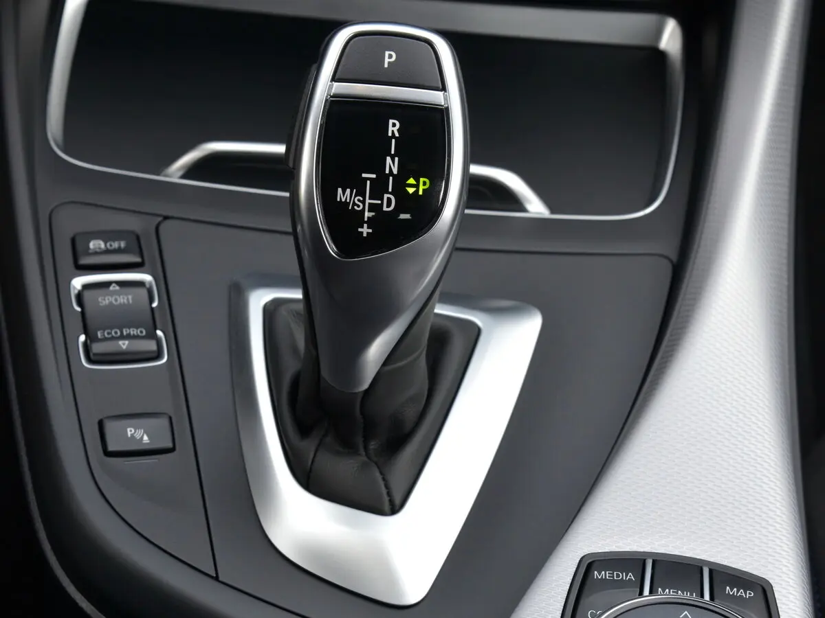 BMW 1 серии II (F20/F21) Рестайлинг 2 Хэтчбек 5 дв. — сүрөт 12