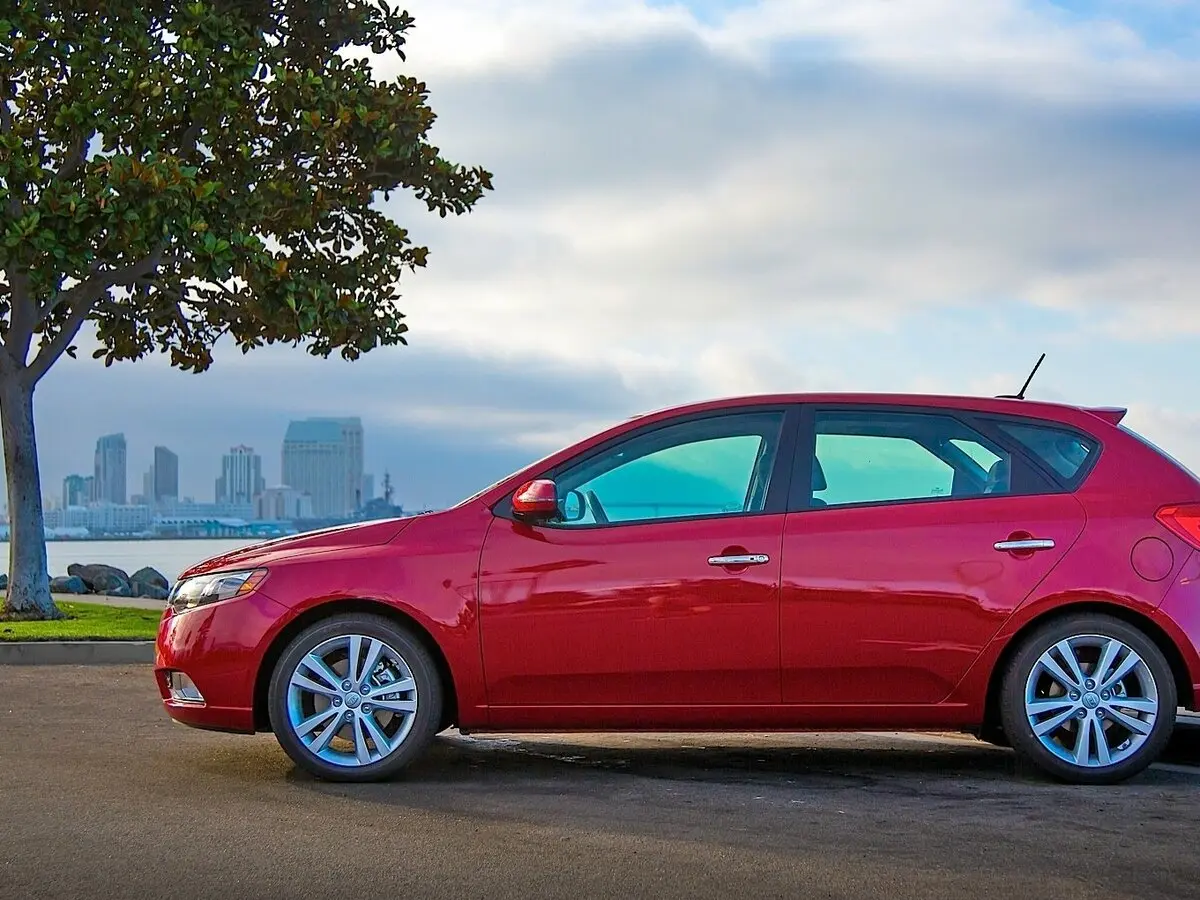 Kia Cerato II Хэтчбек 5 дв. — сүрөт 2