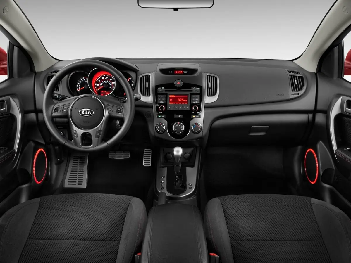 Kia Cerato II Хэтчбек 5 дв. — сүрөт 6