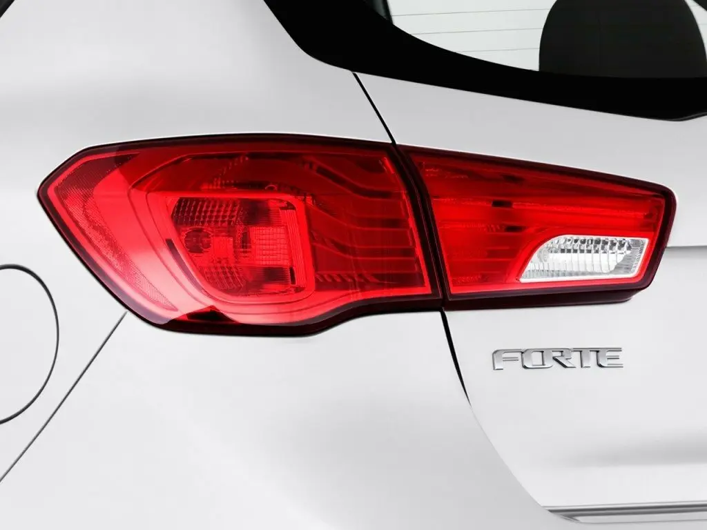 Kia Cerato II Хэтчбек 5 дв. — сүрөт 14