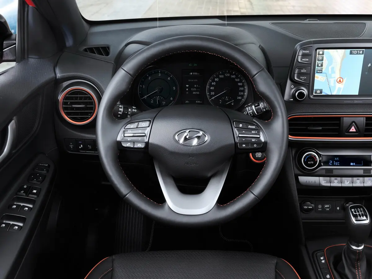 Hyundai Kona I Внедорожник 5 дв. — фото 8