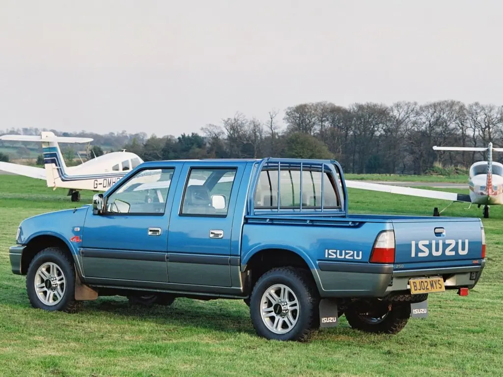 Isuzu KB III (TF) Пикап Двойная кабина — сүрөт 4