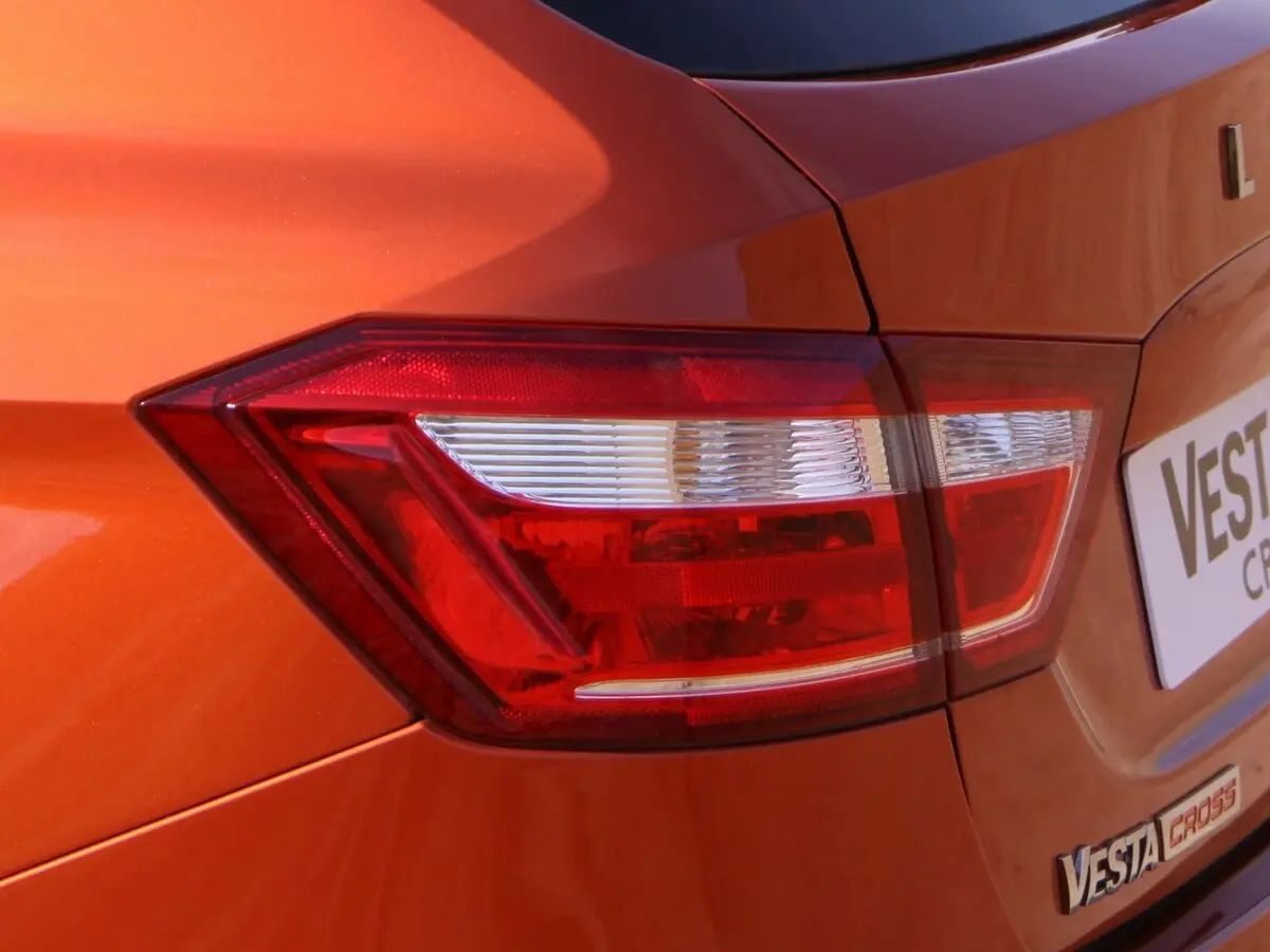 Lada (ВАЗ) Vesta I Универсал 5 дв. SW Cross — сүрөт 17