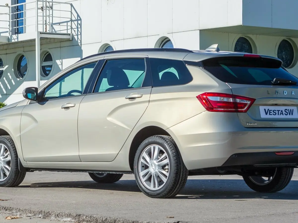 Lada (ВАЗ) Vesta I Универсал 5 дв. SW — сүрөт 5