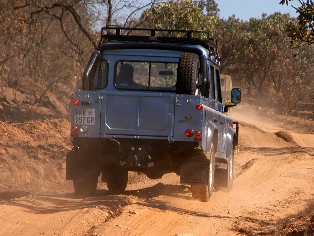 Land Rover Defender I Пикап Двойная кабина — сүрөт 4