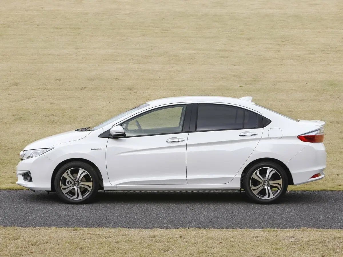Honda Grace I Седан — сүрөт 2