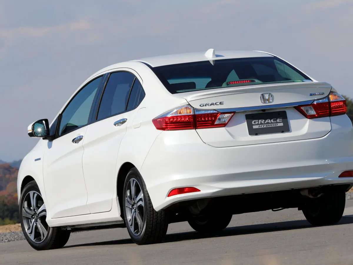Honda Grace I Седан — сүрөт 4