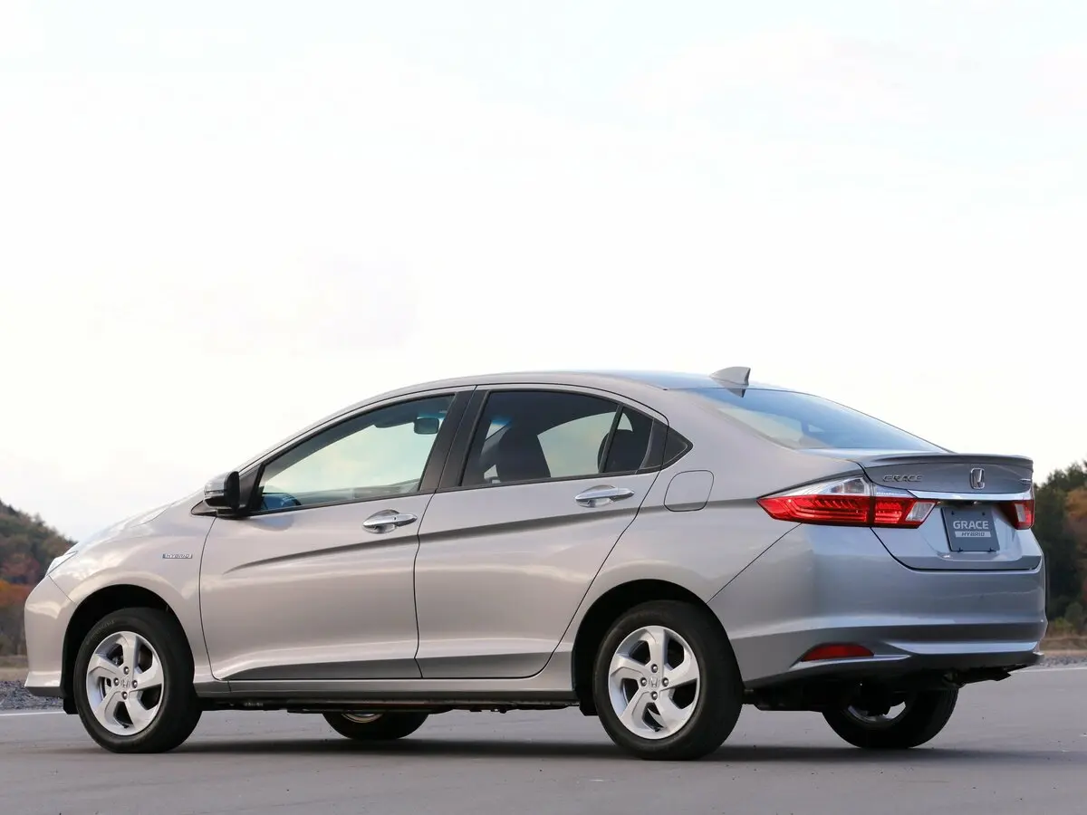 Honda Grace I Седан — сүрөт 5