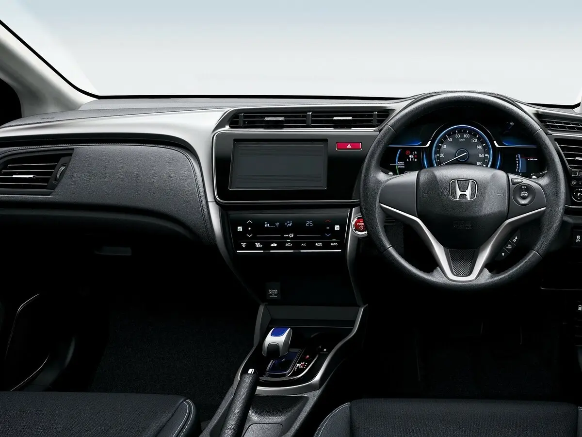 Honda Grace I Седан — сүрөт 6