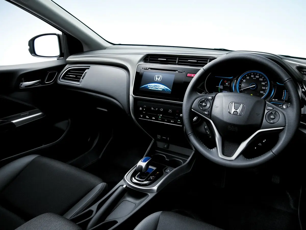 Honda Grace I Седан — сүрөт 7