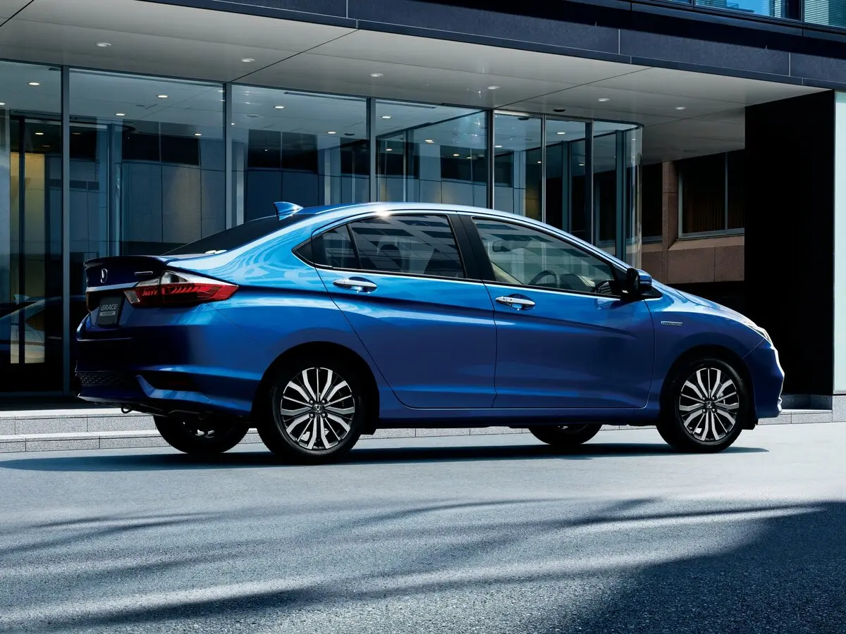 Honda Grace I Рестайлинг Седан — сүрөт 3