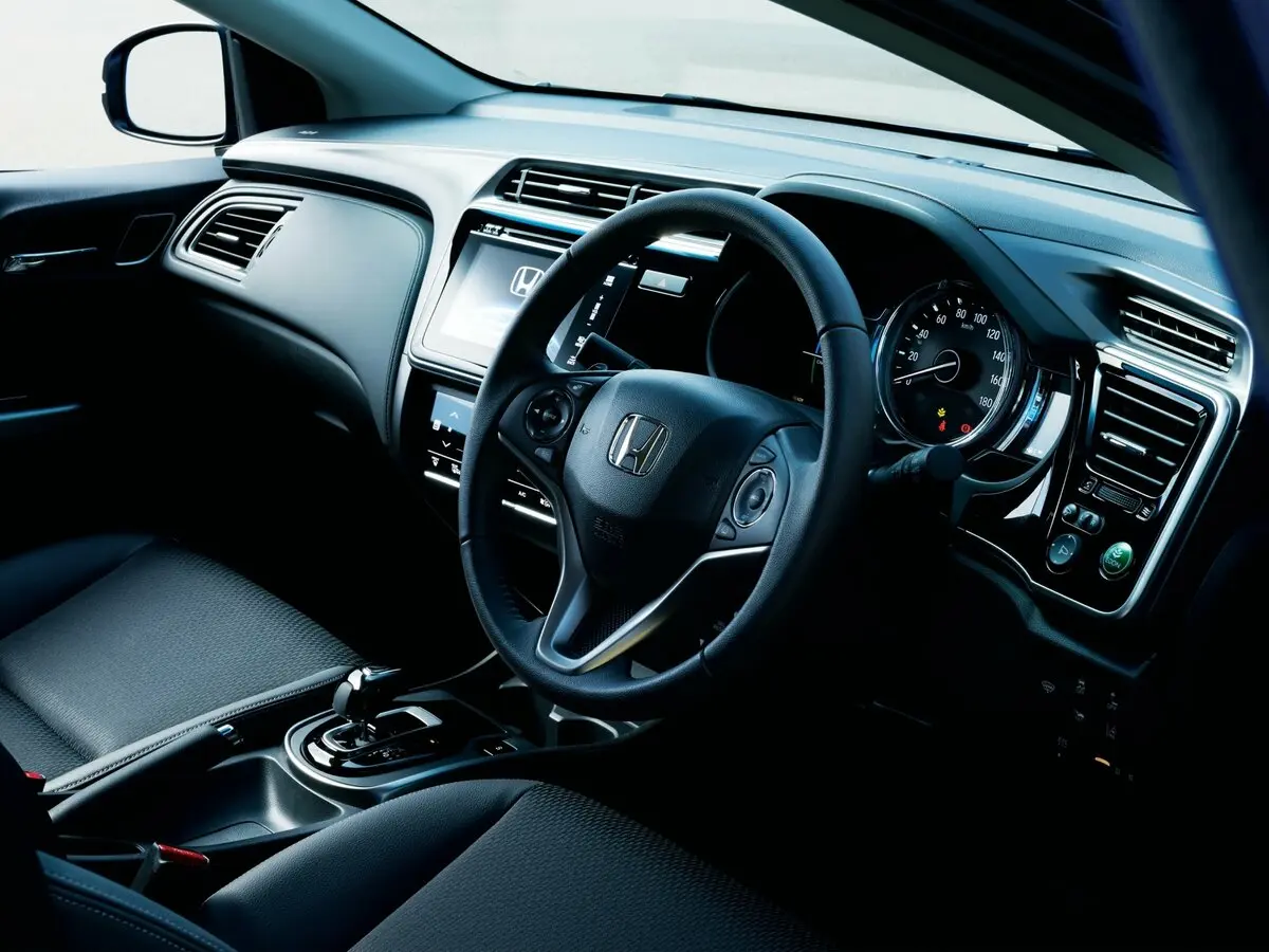 Honda Grace I Рестайлинг Седан — сүрөт 6