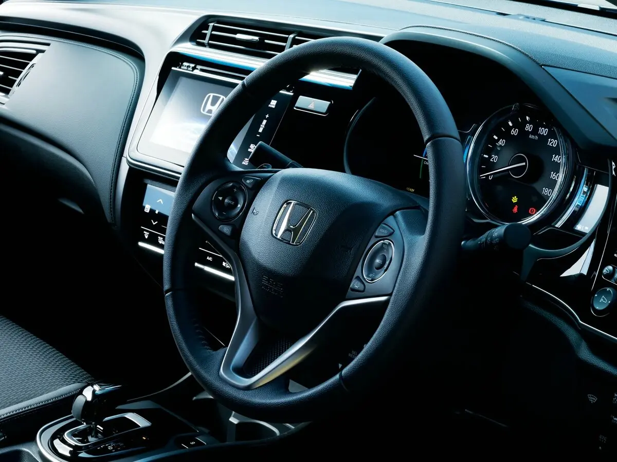 Honda Grace I Рестайлинг Седан — сүрөт 8