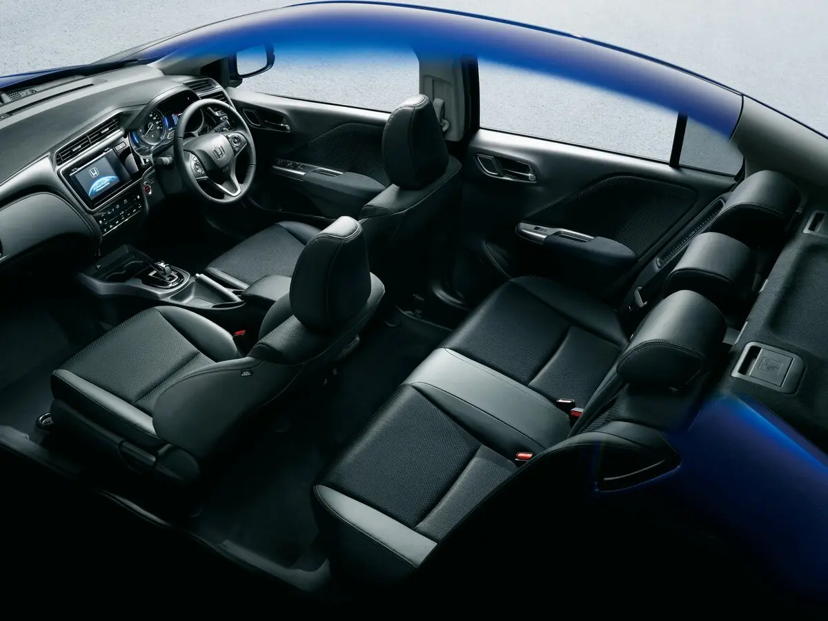 Honda Grace I Рестайлинг Седан — сүрөт 12