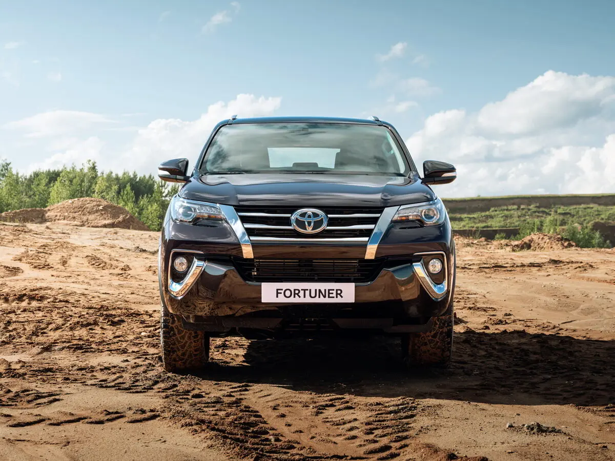 Toyota Fortuner II Внедорожник 5 дв. — фото 3