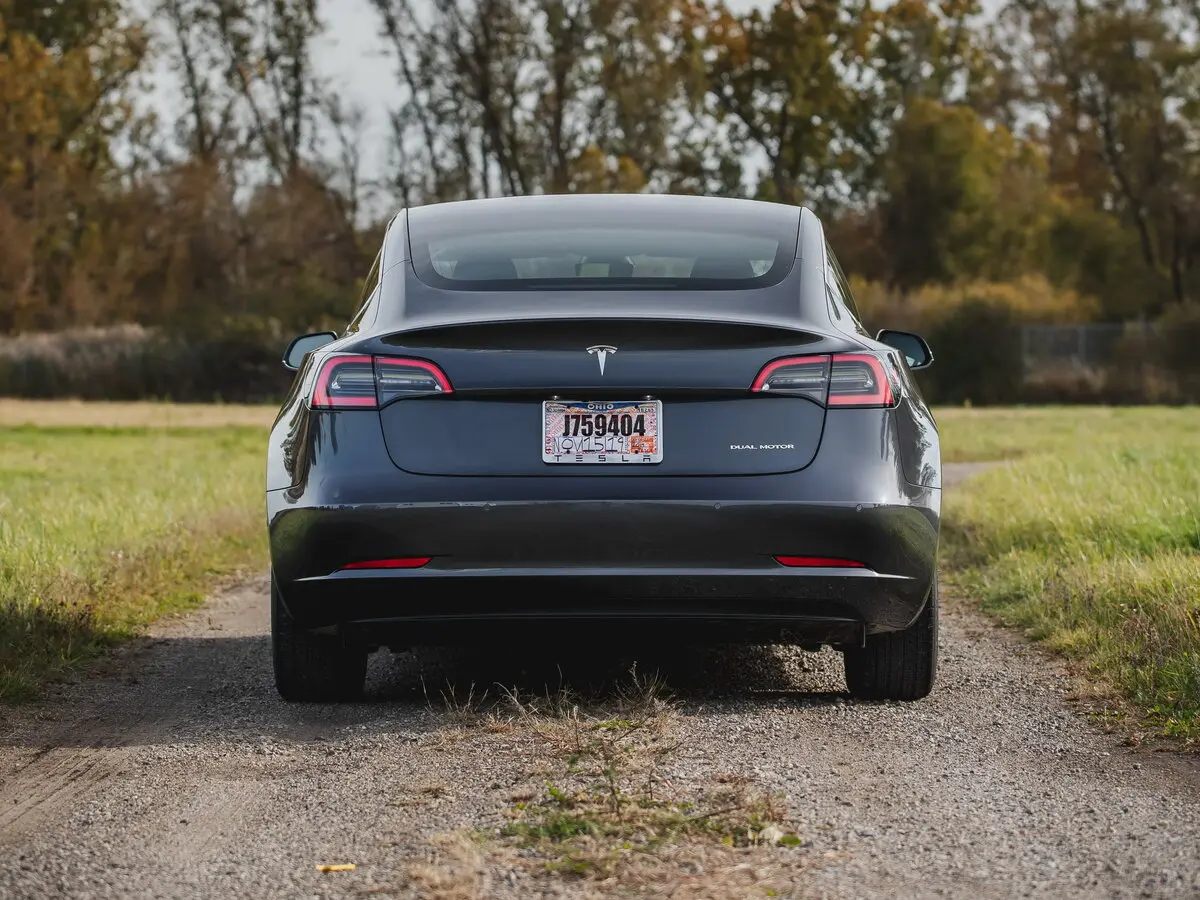 Tesla Model 3 I Седан — фото 4