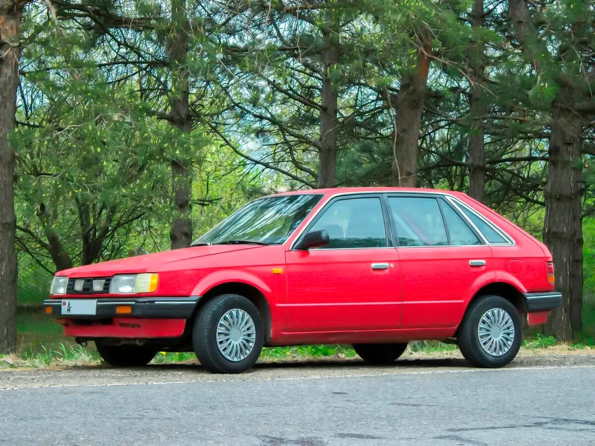Mazda Familia V (BF) Хэтчбек 5 дв.