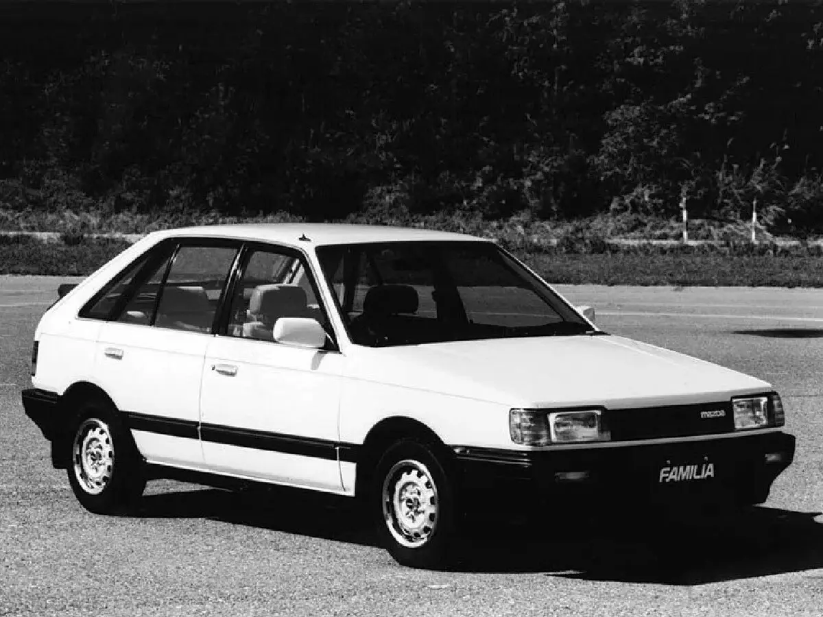 Mazda Familia V (BF) Хэтчбек 5 дв. — сүрөт 2