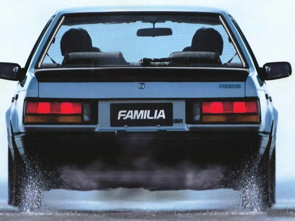 Mazda Familia V (BF) Седан — сүрөт 3