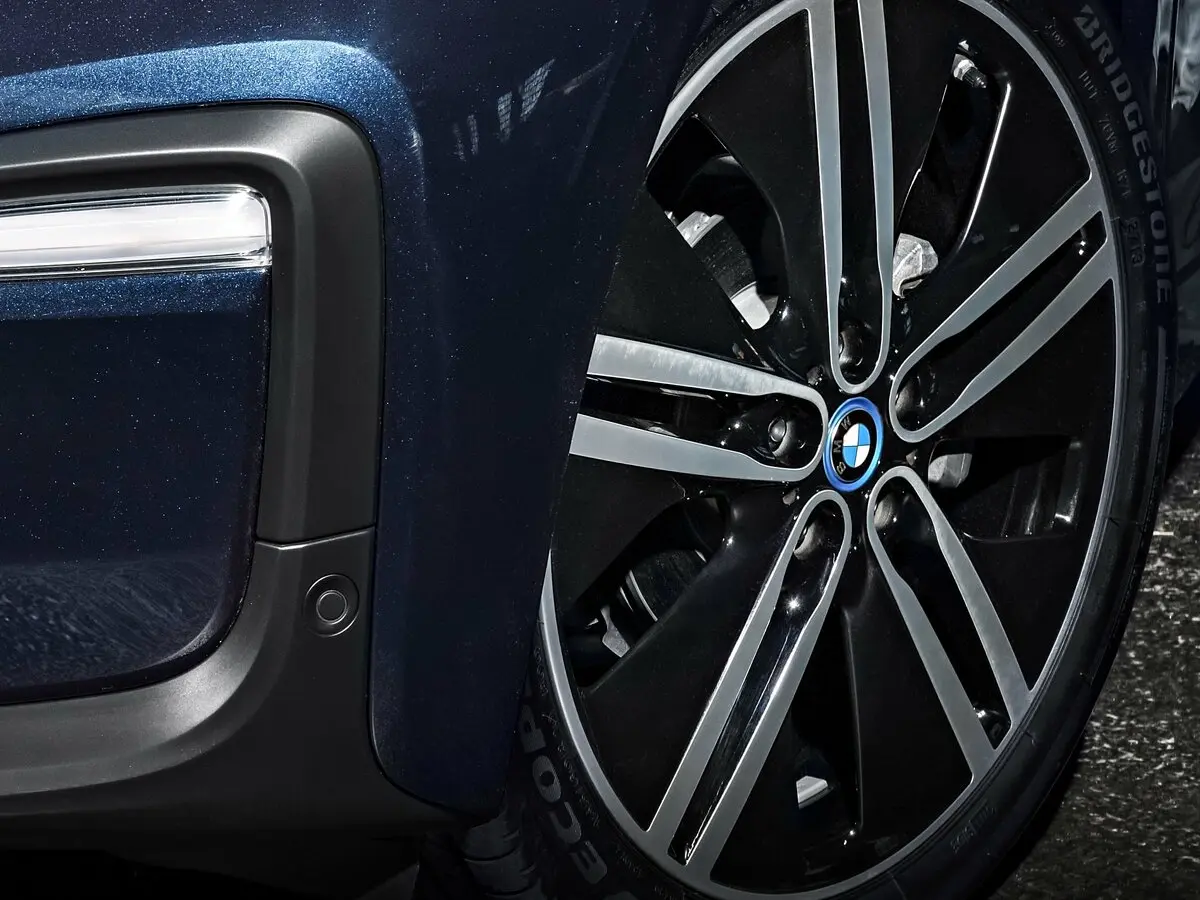 BMW i3 I (I01) Рестайлинг Хэтчбек 5 дв. — сүрөт 16