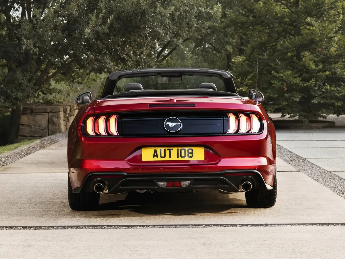 Ford Mustang VI Рестайлинг Кабриолет — сүрөт 4