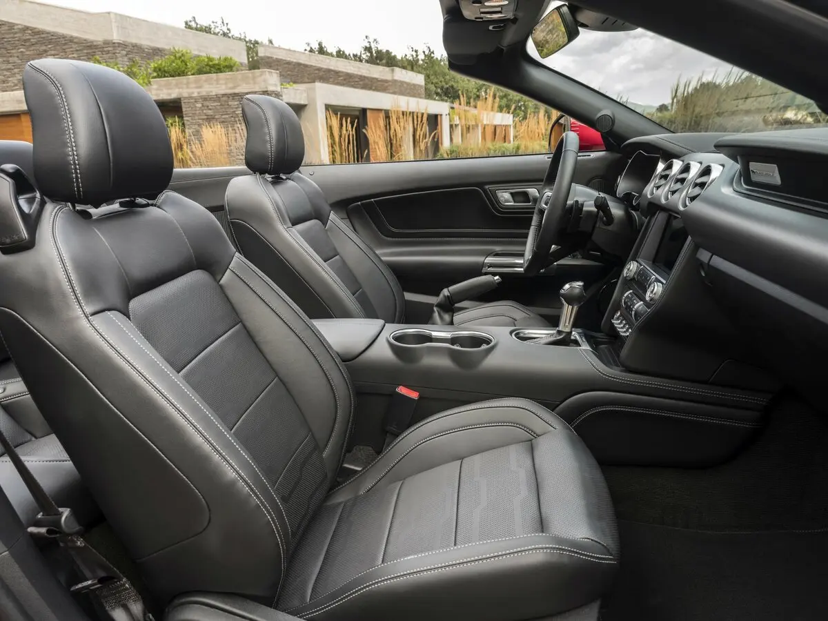 Ford Mustang VI Рестайлинг Кабриолет — сүрөт 7