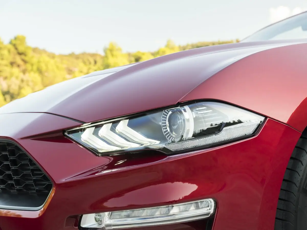 Ford Mustang VI Рестайлинг Кабриолет — сүрөт 9