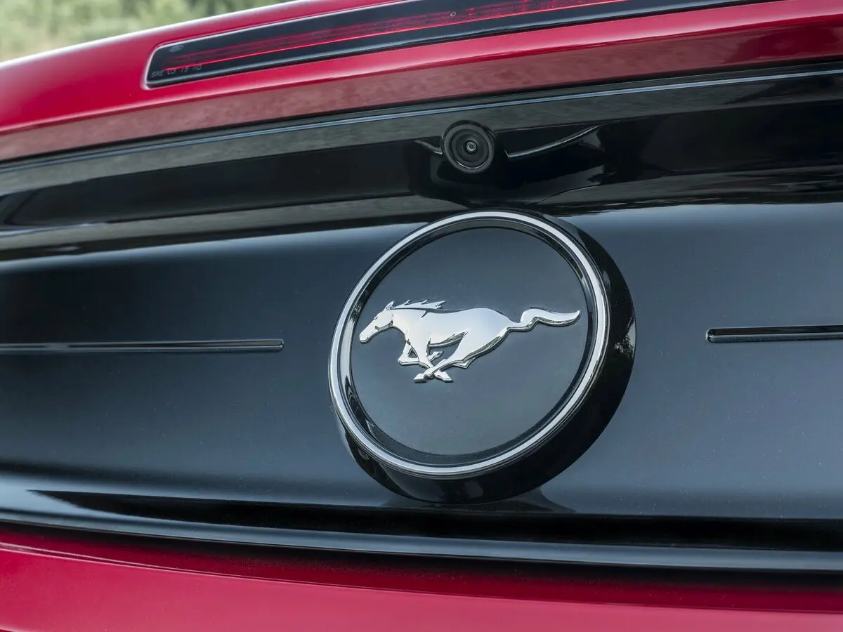 Ford Mustang VI Рестайлинг Кабриолет — сүрөт 10