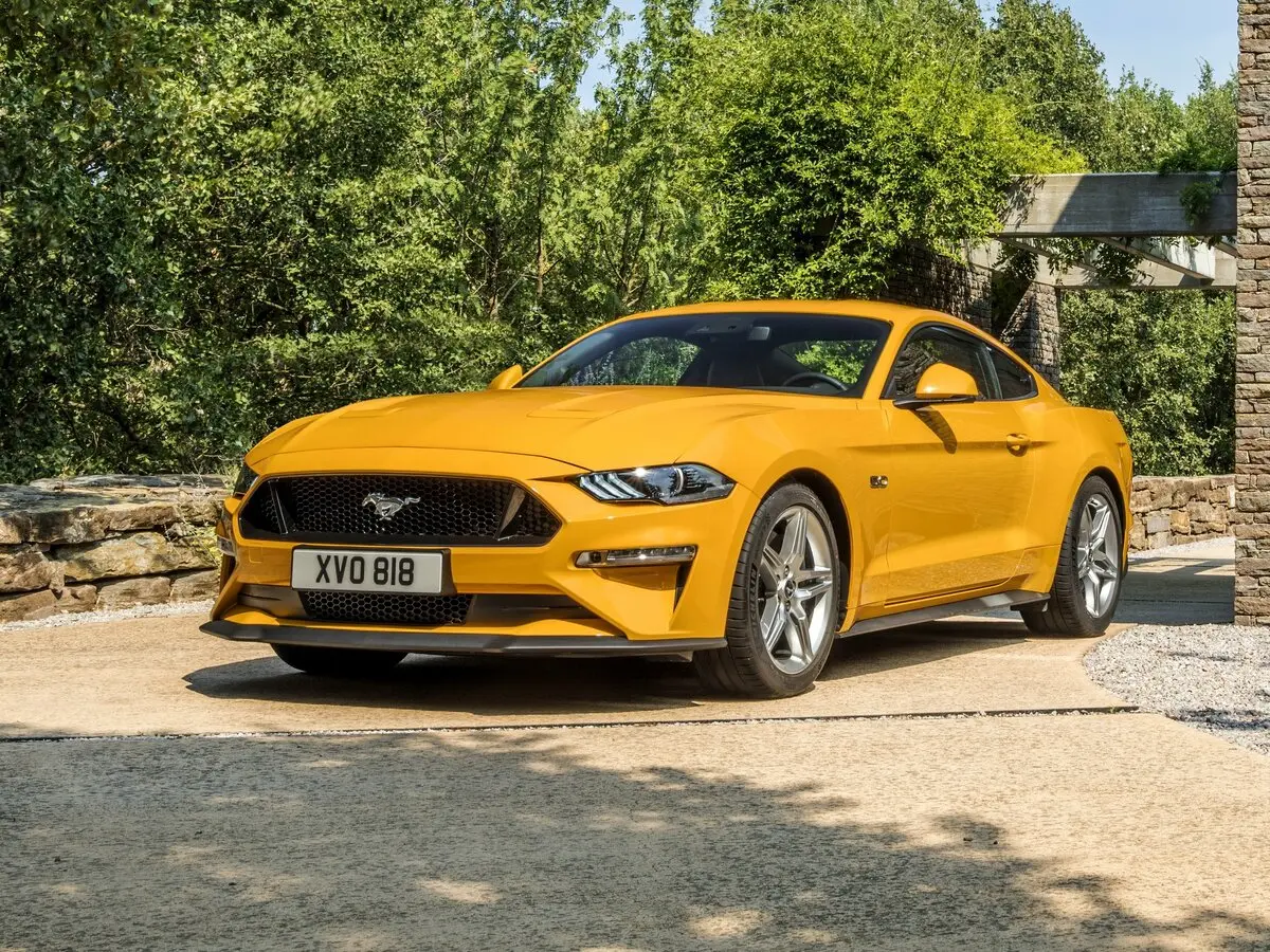 Ford Mustang VI Рестайлинг Купе — сүрөт 3
