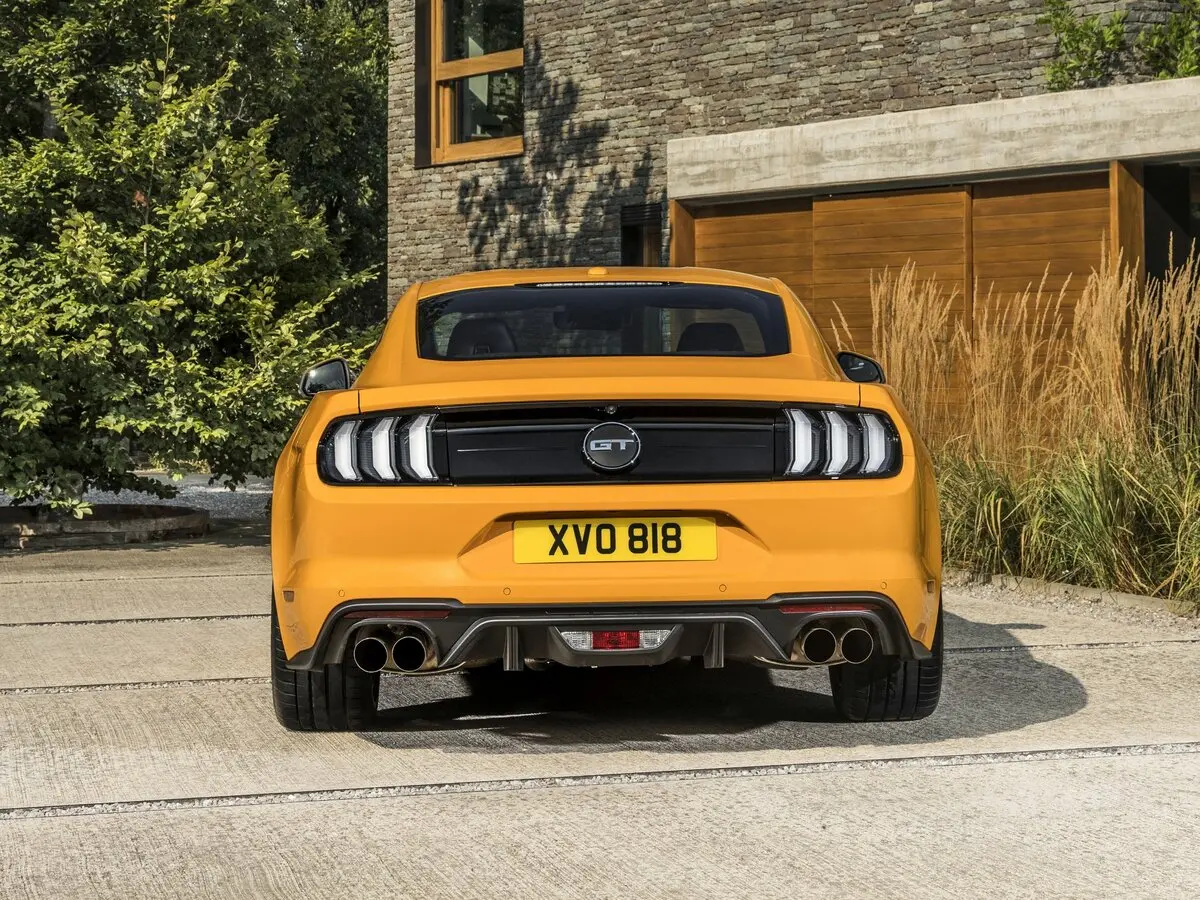 Ford Mustang VI Рестайлинг Купе — сүрөт 4