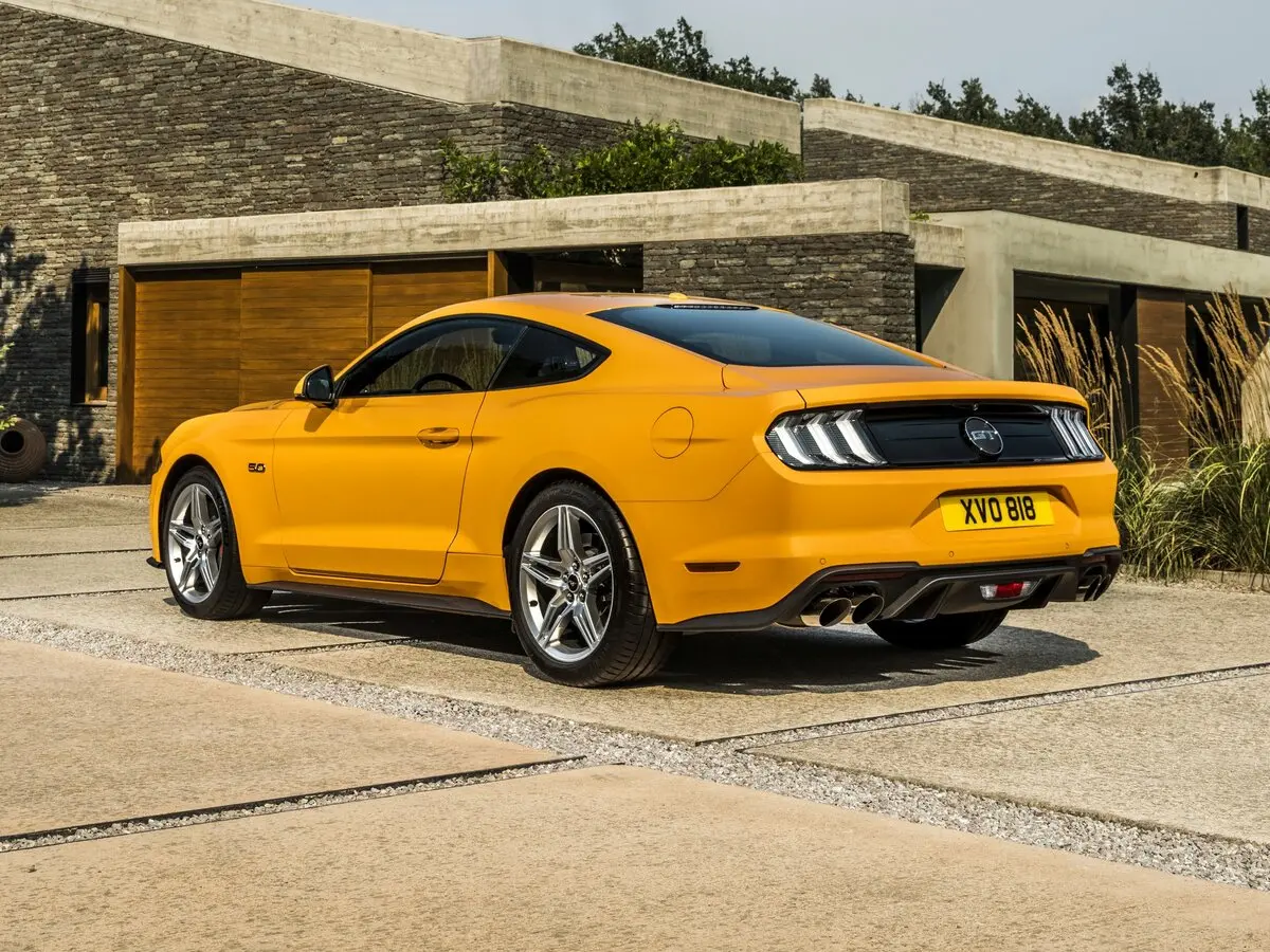 Ford Mustang VI Рестайлинг Купе — сүрөт 5