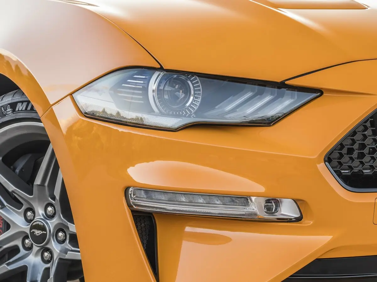Ford Mustang VI Рестайлинг Купе — сүрөт 15